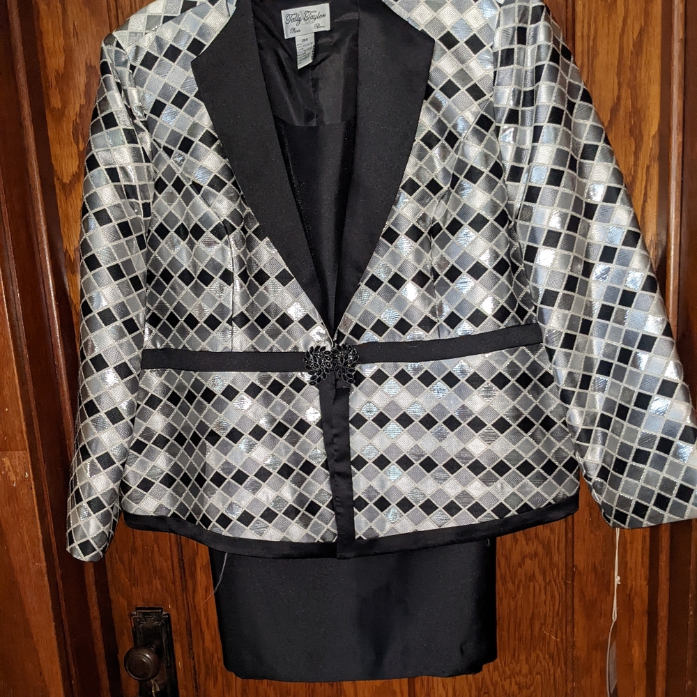 Tally Taylor size 26W Fashion suit